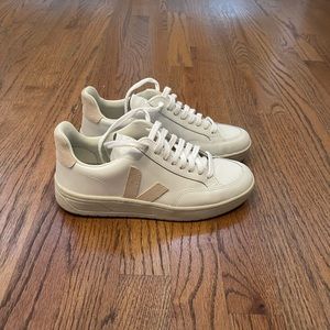 Veja women’s sneakers size 7